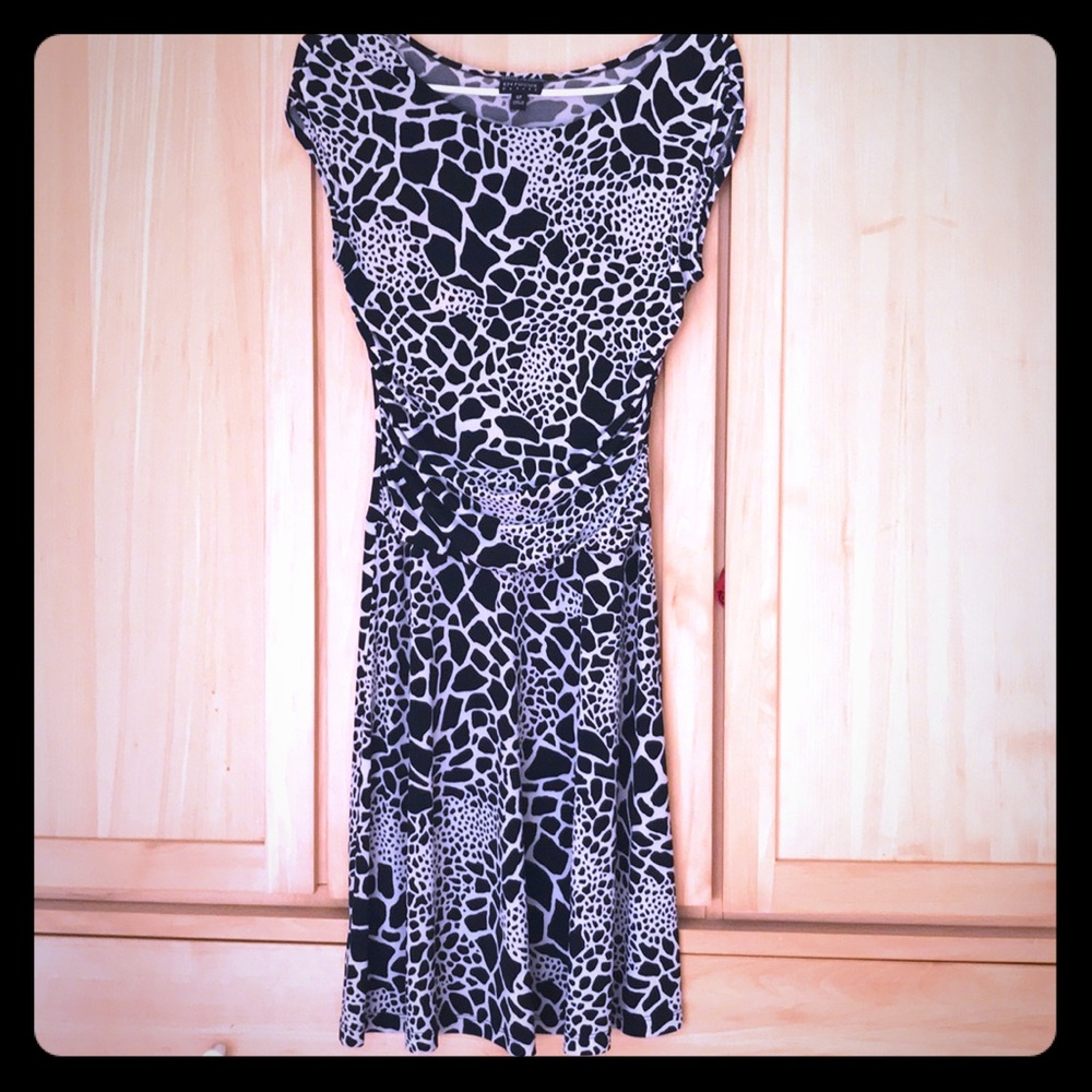 Black/white leopard cap sleeve dress, petite 6